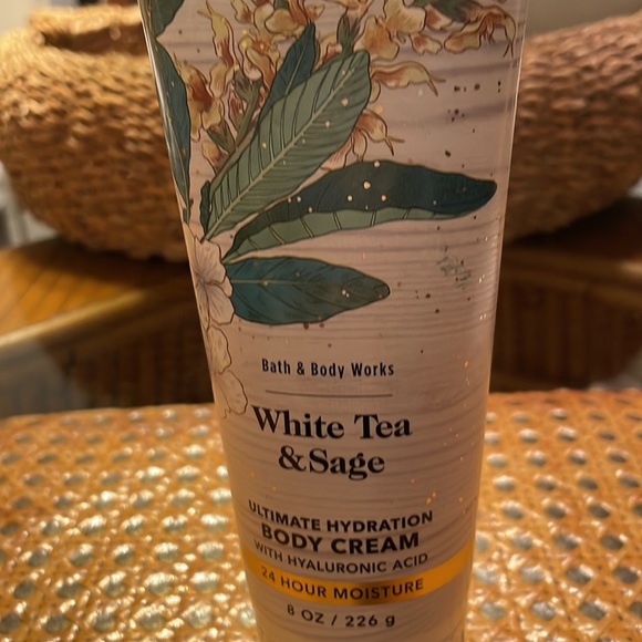 Bath & Body Works Body Cream - Picture 4 of 4